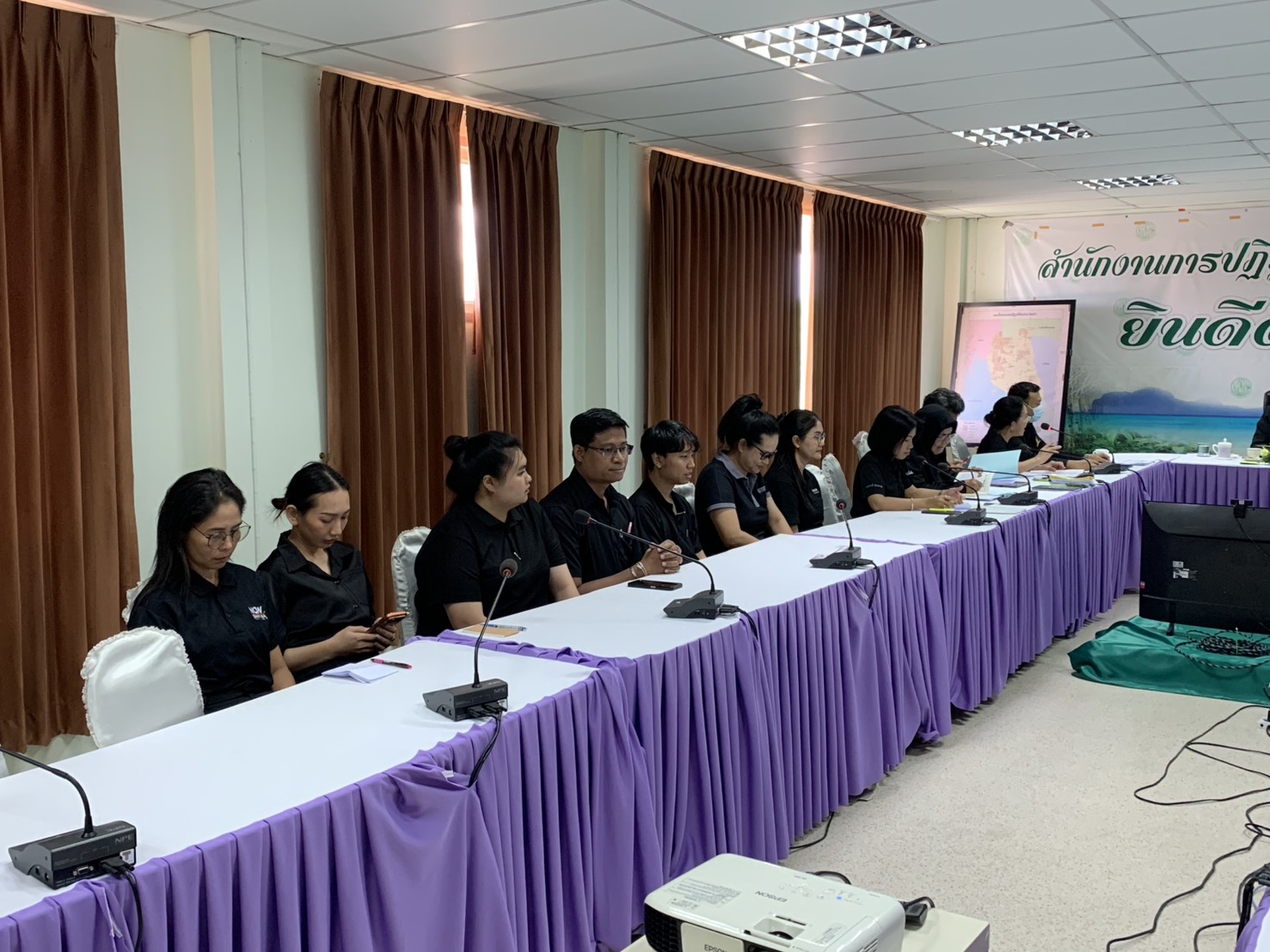 title - นายอภิชาติ สาราบรรณ์ รองผู้ว่าราชการจังหวัดตรัง  ลงพื้นที่ตรวจเยี่ยมสำนักงานการปฏิรูปที่ดินจังหวัดตรัง (ส.ป.ก.ตรัง)